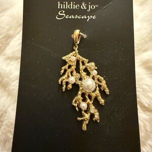 Hildie & Jo Gold Coral Brooch with Pearls